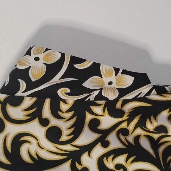 Nicole Miller Collection V Neck Elegant Black & Gold Abstract Floral Dress - Picture 6 of 16